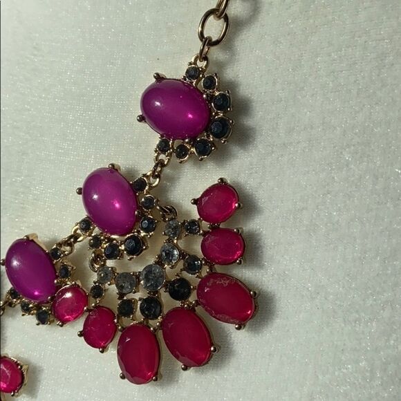 Vibrant Jewel Bib Statement Necklace - Picture 4 of 5